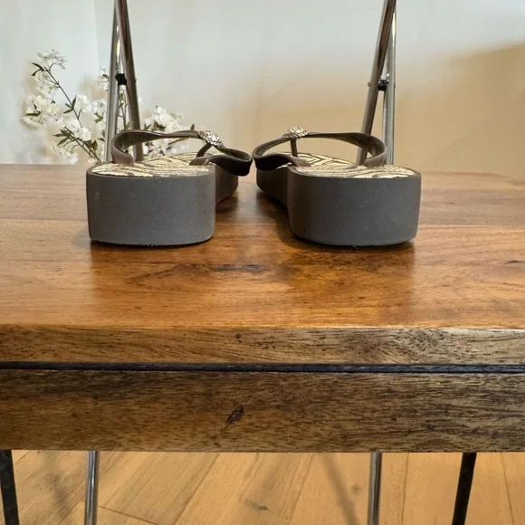 Brighton Wedge Flip Flop Sandals - Size 9 - Picture 7 of 12